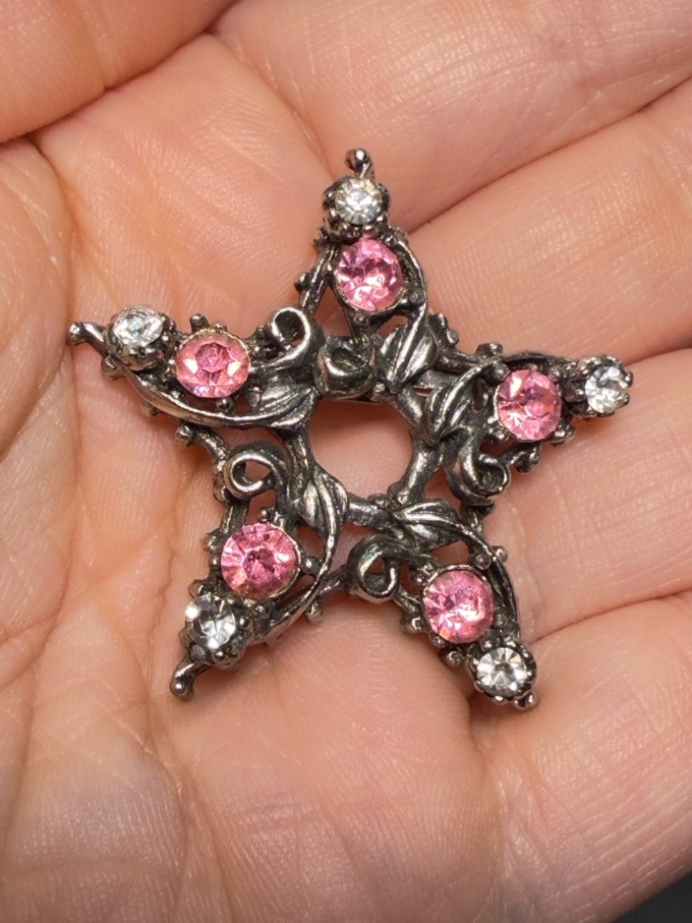 Star Brooch Vintage Pink Rhinestone Silver Tone Openwork 1.6”